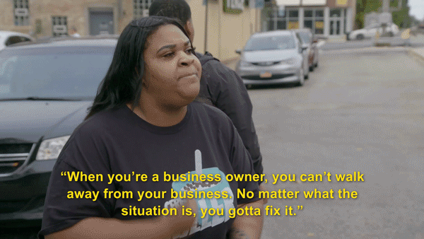 “当你是一个企业主时,你不能离开你的生意。不管是什么情况,你都要解决它。”