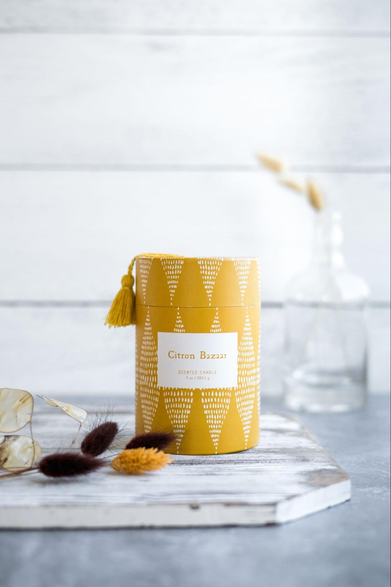 Ecommerce photo of a scented candle that uses the diagonal composition technique