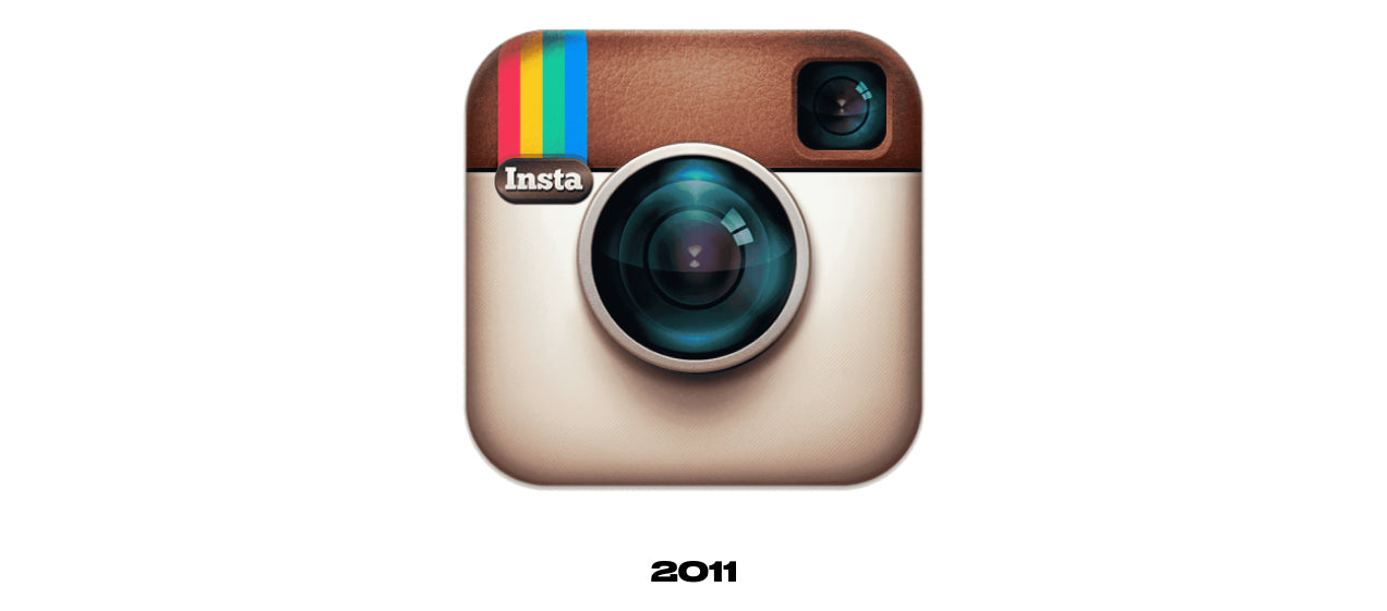 2011年的Instagram logo。这个标志与之前的标志几乎相同,但纹理和阴影更锐利。